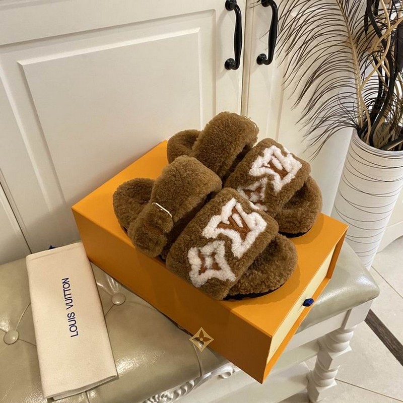 LV Women's Slippers 99